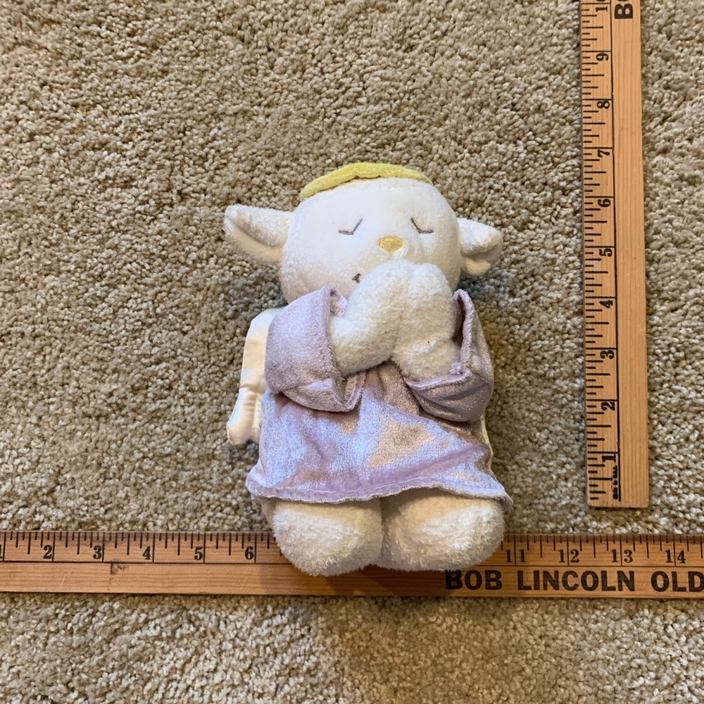 Singing lamb angel